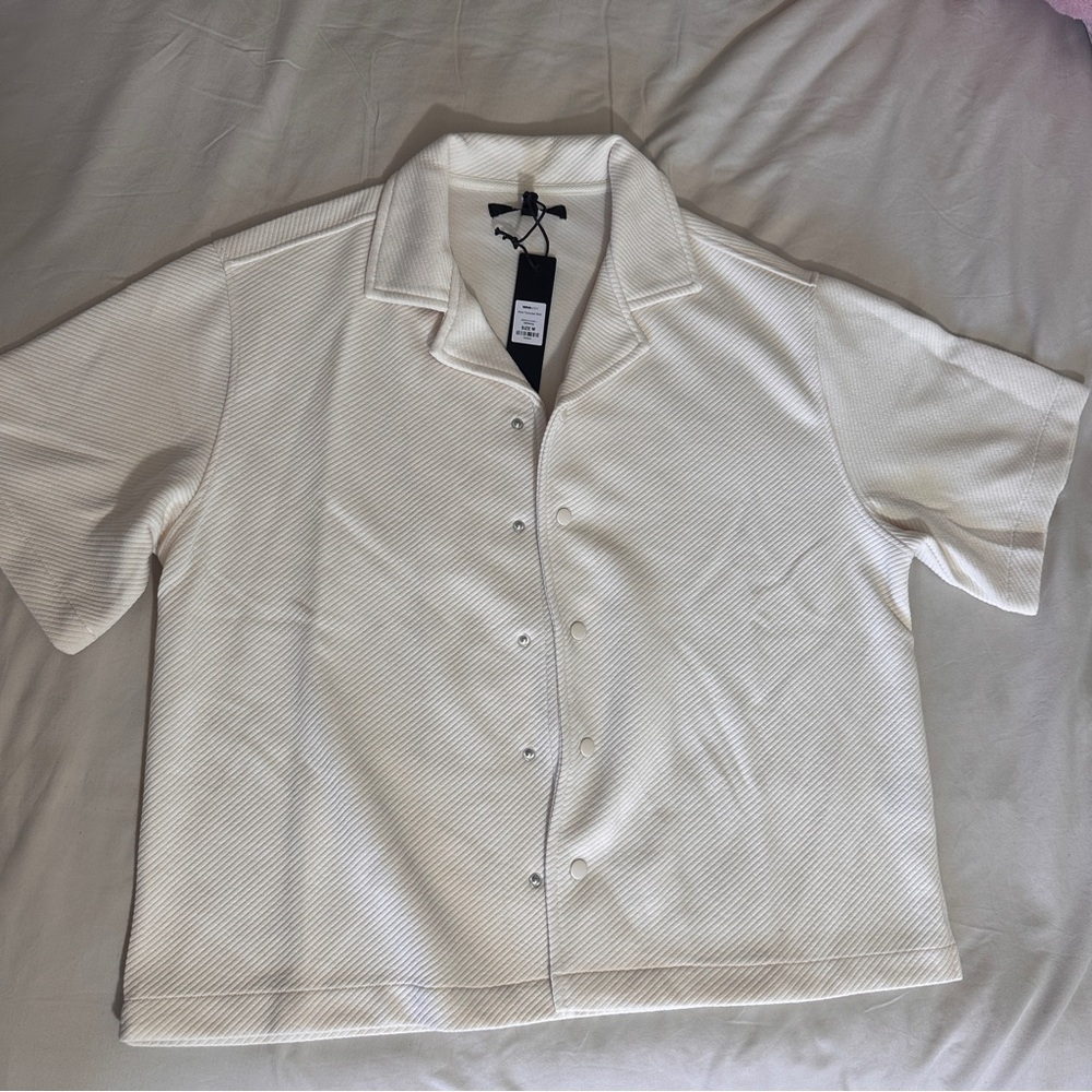 Men’s fashion nova button-down, textured cream